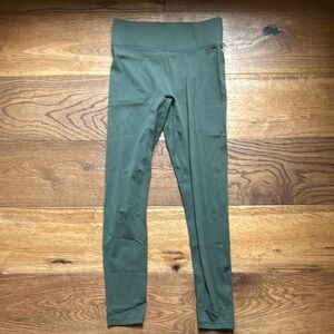 All Access pine green crop Leggings